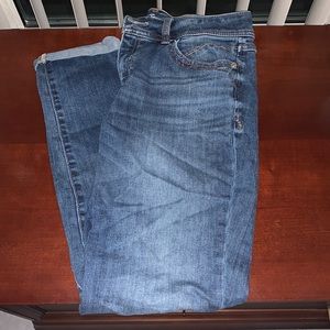 Women’s Curvy Fit Jeans